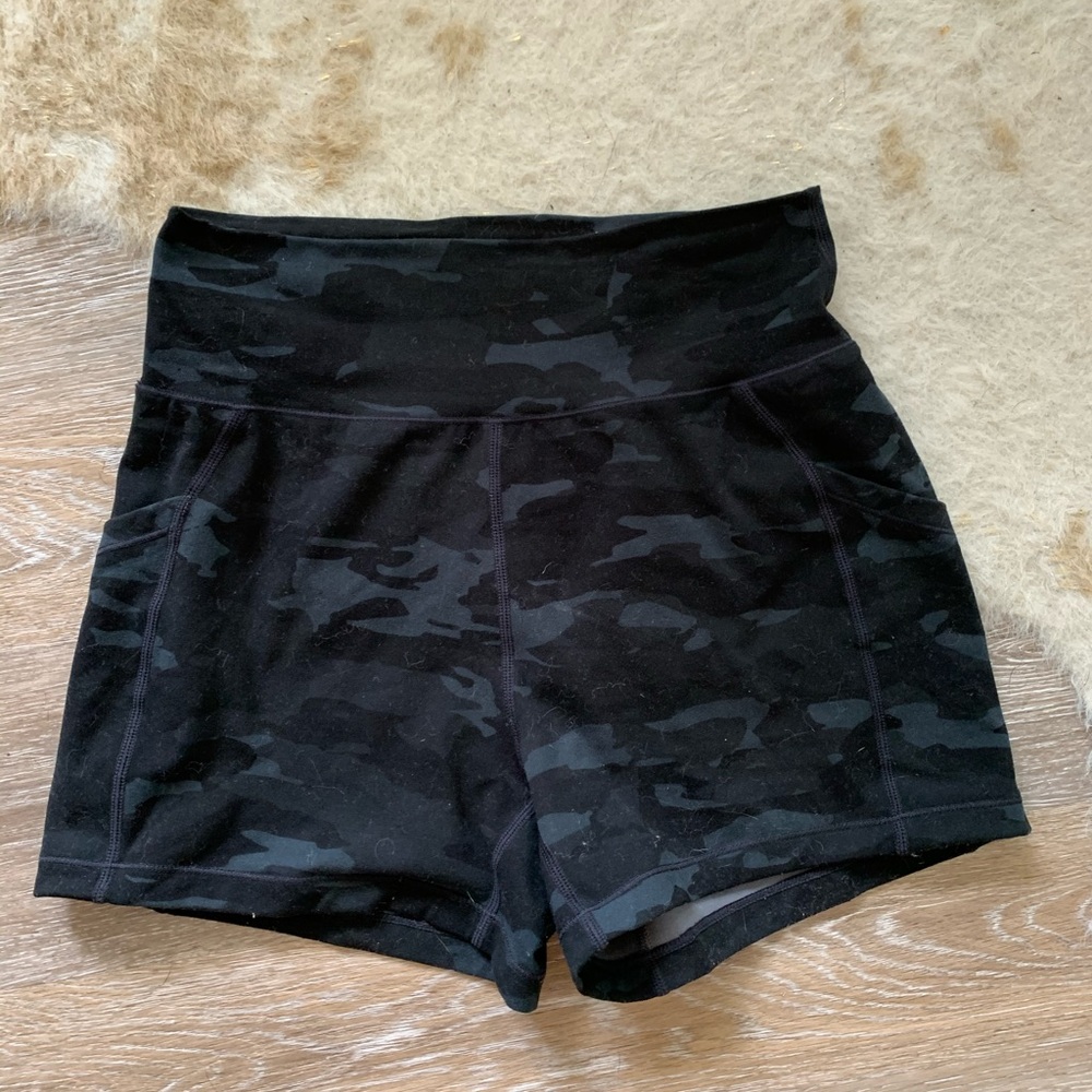 alphalete camo shorts